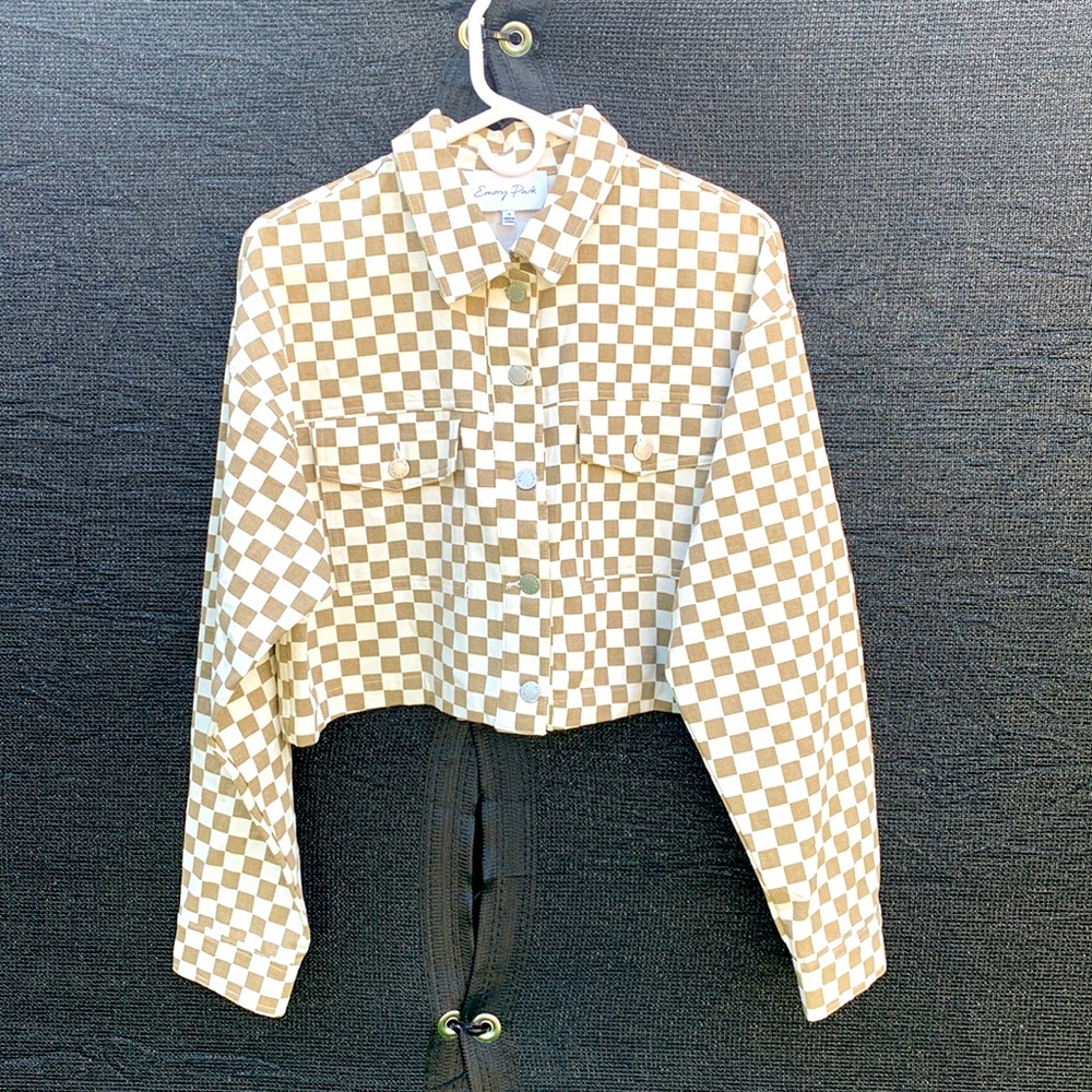 Cropped light brown/ tan and white checkered pattern jaket.